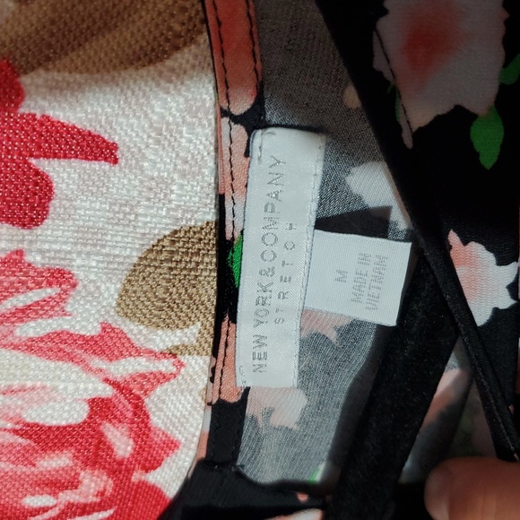 New York & Company Black and Pink Floral Blouse - Picture 3 of 7